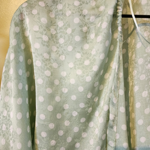 EUC ✅️ Polka Dot Blouse - Picture 6 of 6